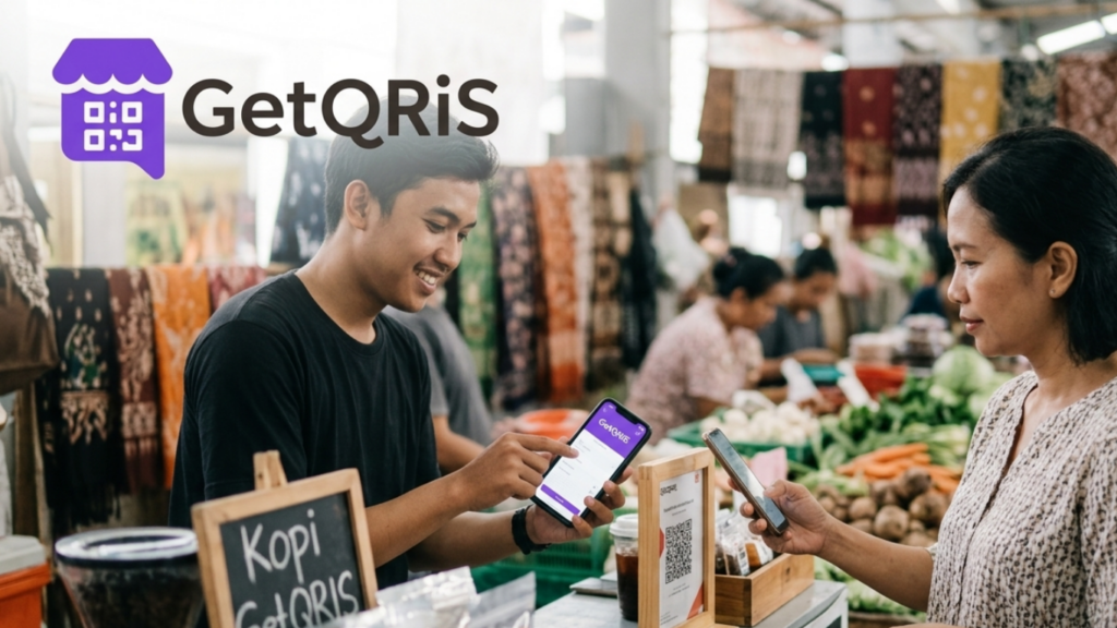 Pemilik usaha mikro menggunakan QRIS GetQRIS untuk menerima pembayaran digital